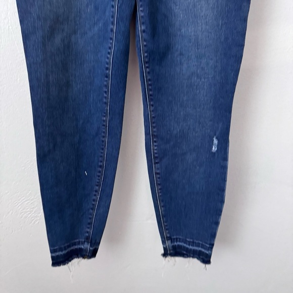 Spanx pull on medium wash lightly distressed skinny jean Size Large - Picture 3 of 7